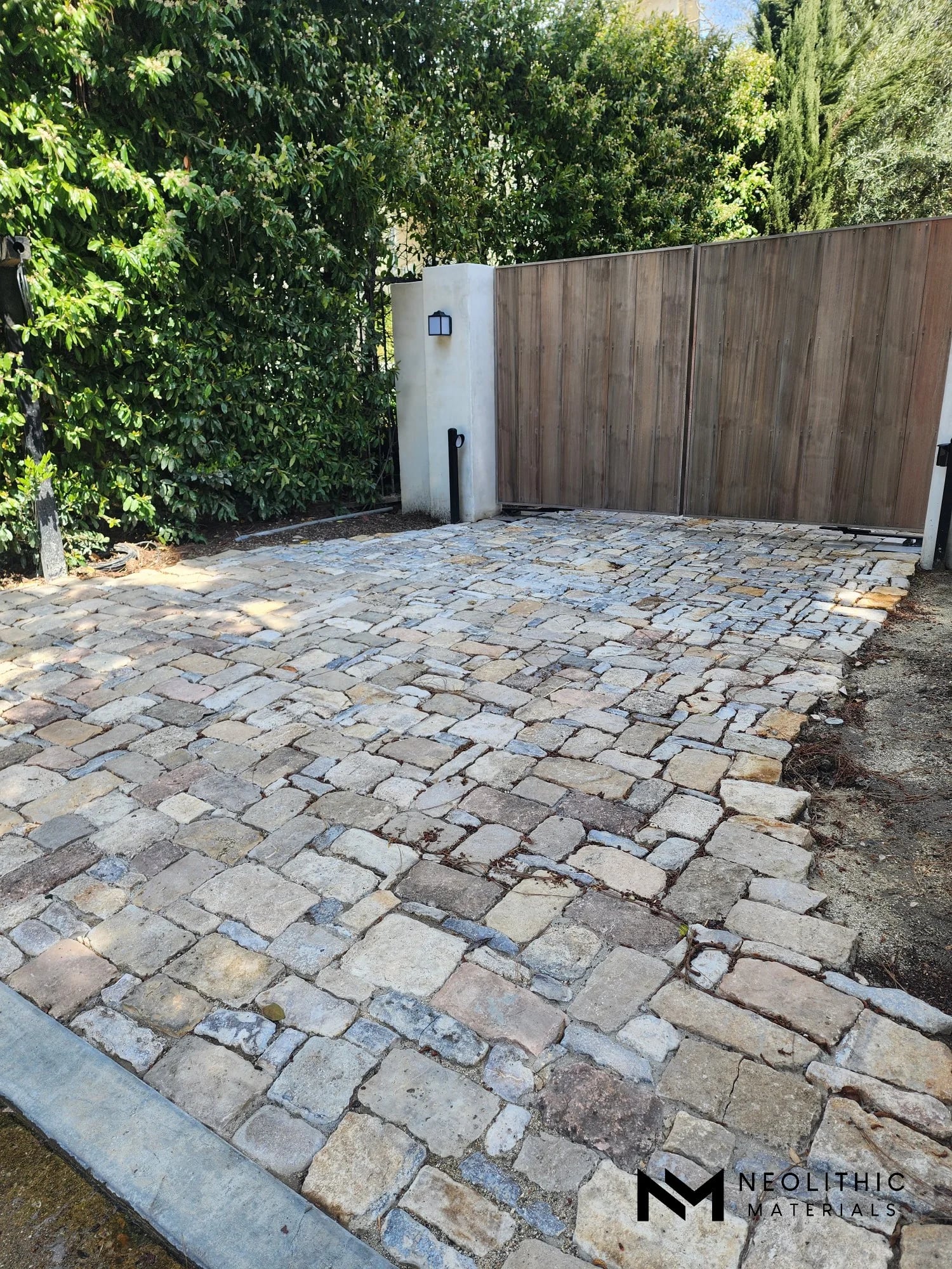 Antique French Stable Pavers thumbnail 3