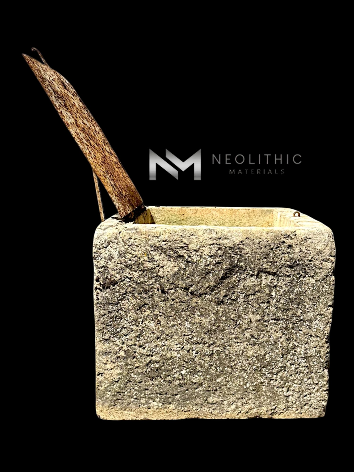 Antique French Limestone Well thumbnail 8