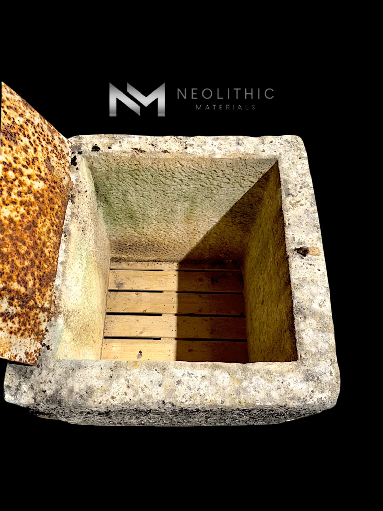 Antique French Limestone Well thumbnail 9