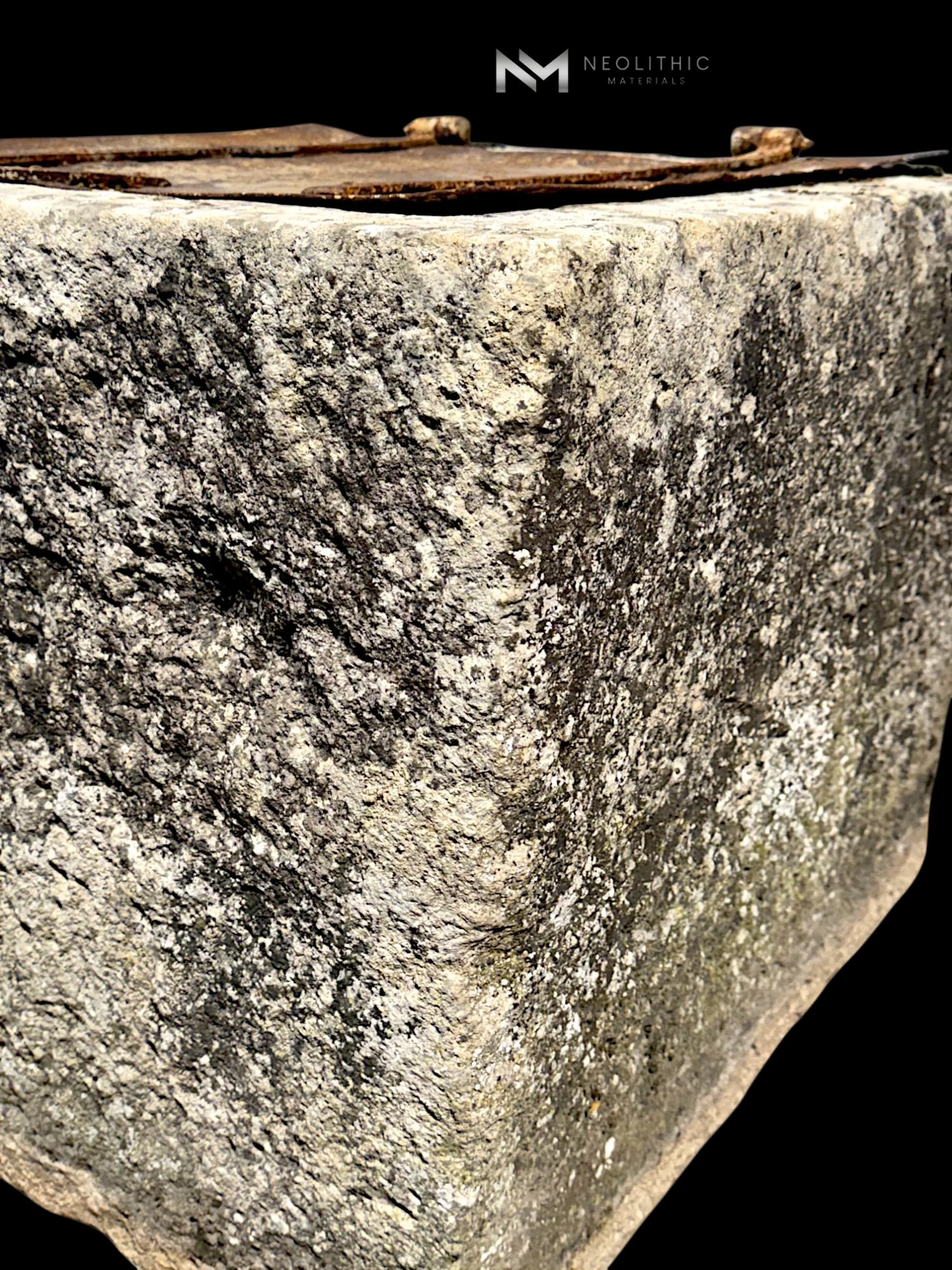 Antique French Limestone Well thumbnail 16