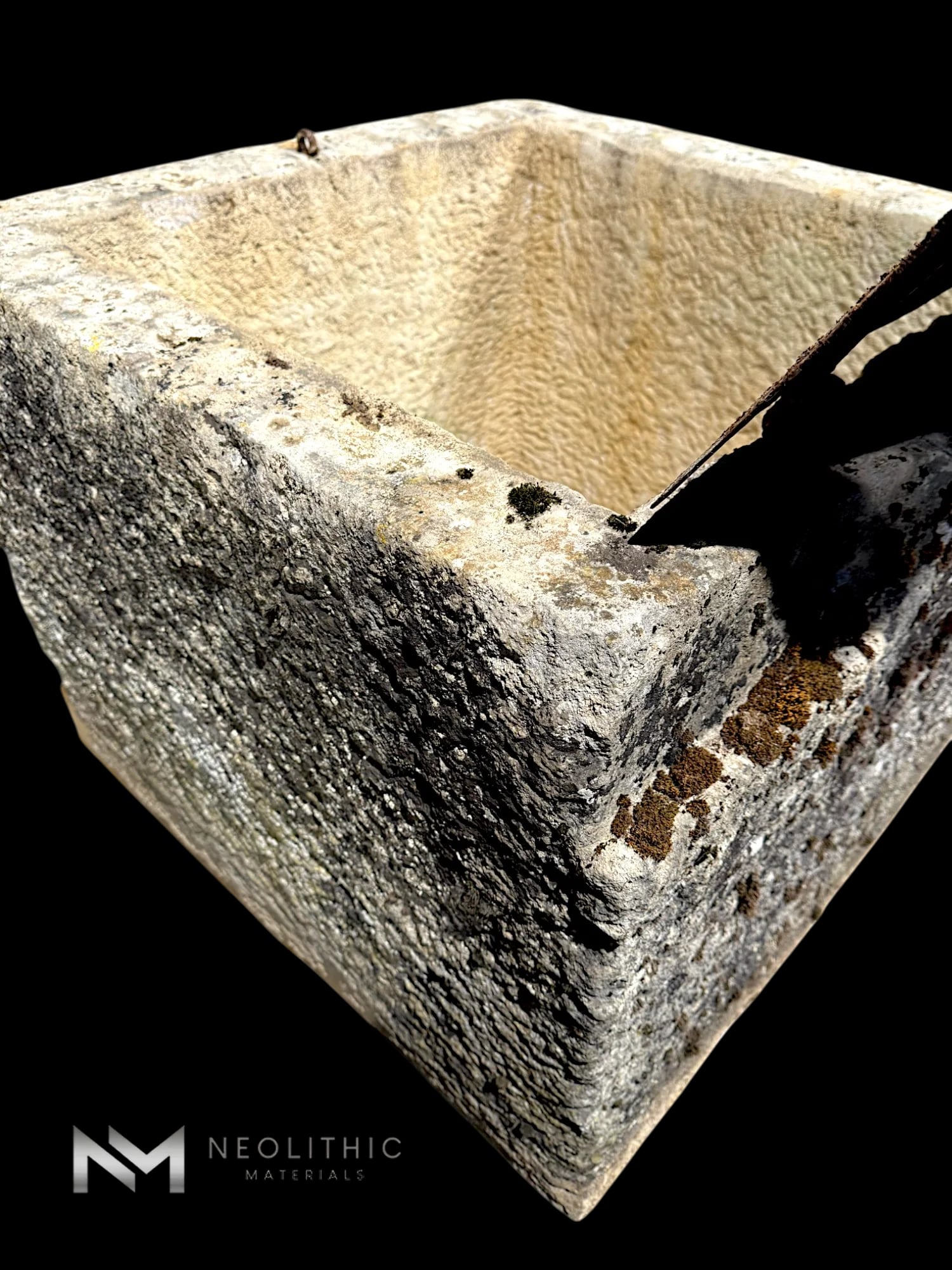 Antique French Limestone Well thumbnail 18