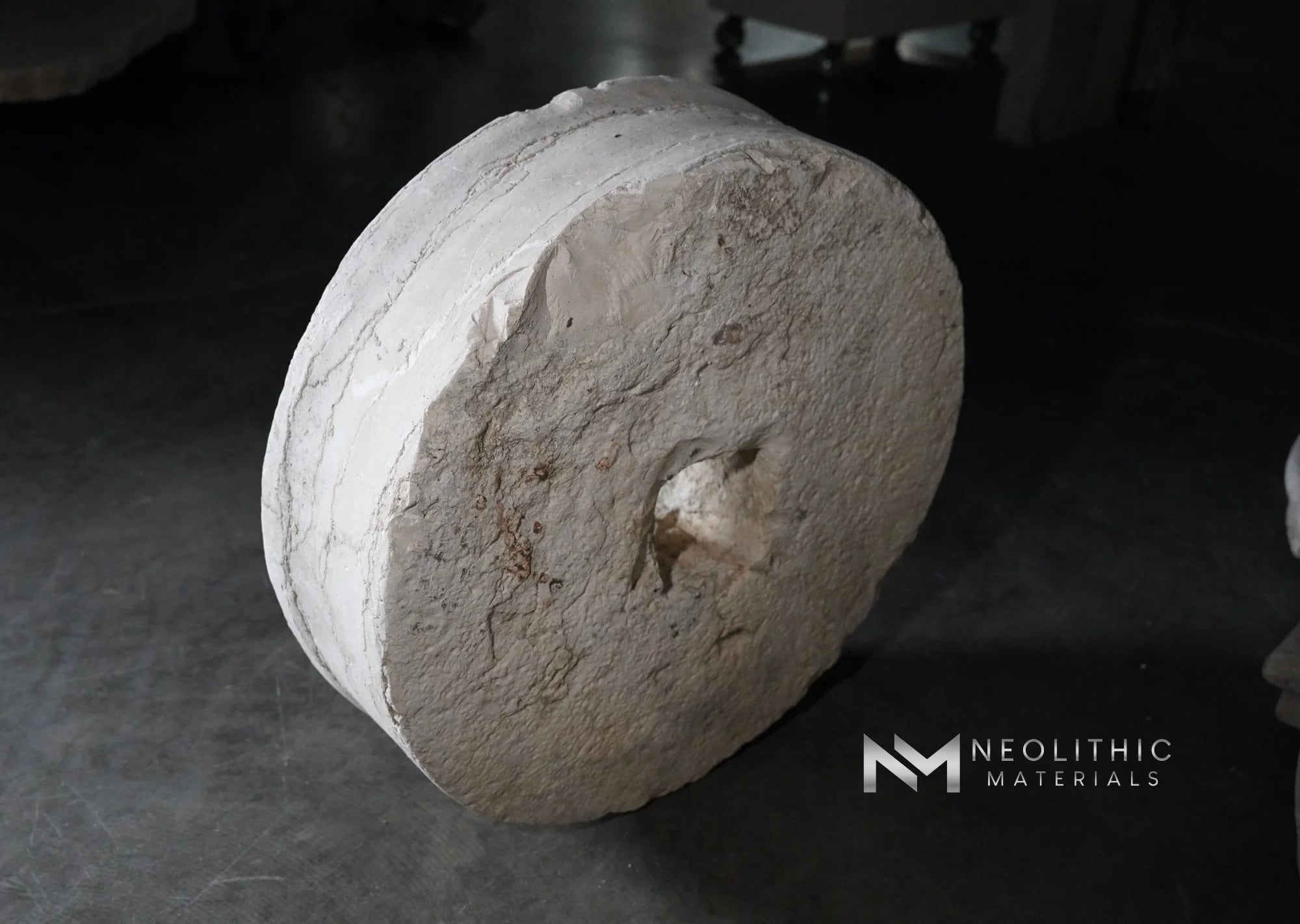 Antique Stone Mill thumbnail 4