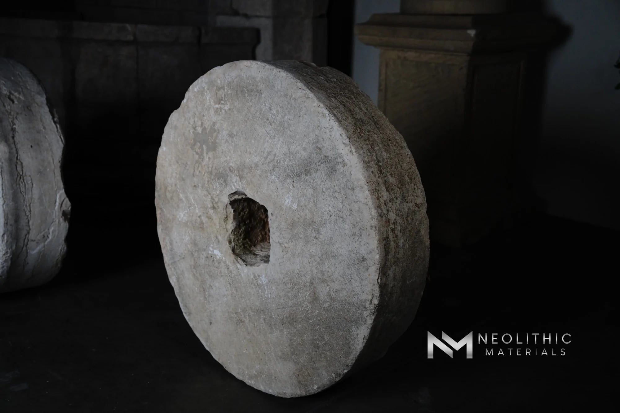 Antique Stone Mill thumbnail 6