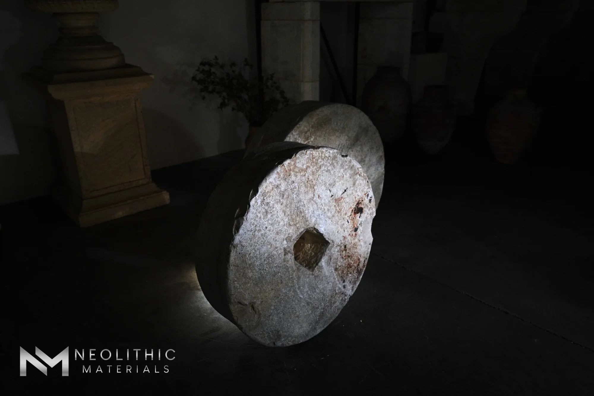 Antique Stone Mill thumbnail 11