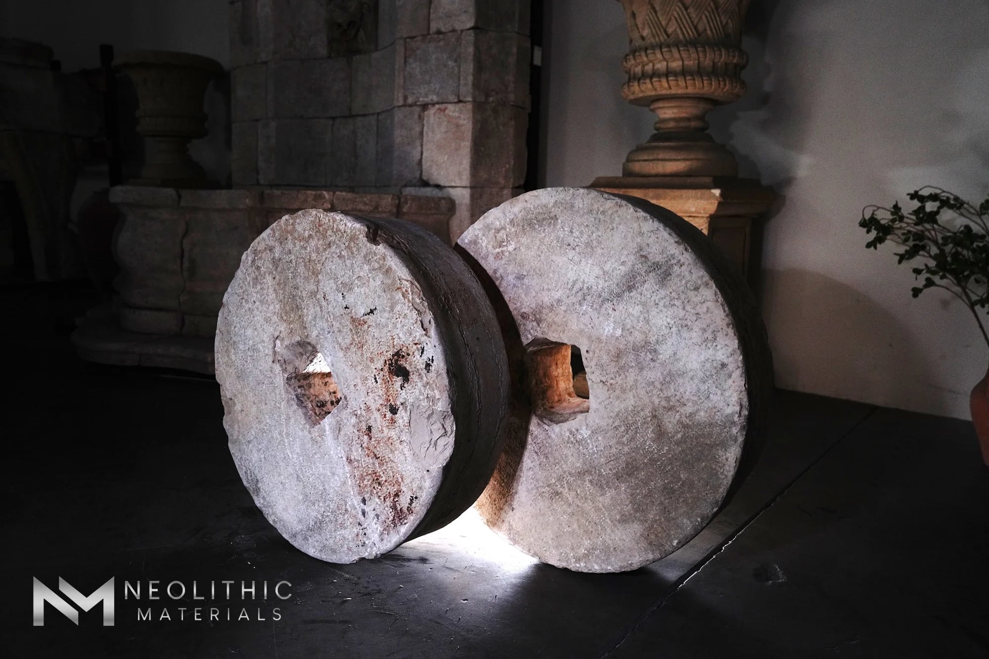 Antique Stone Mill thumbnail 19