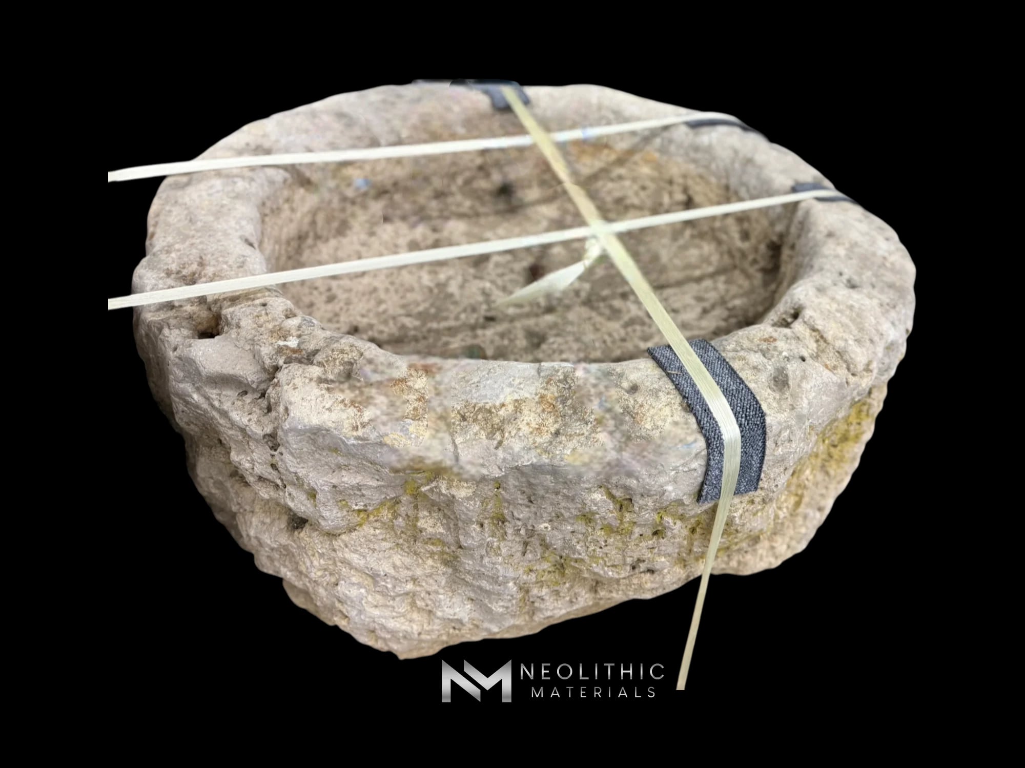 French Antique Round Limestone Trough thumbnail 2